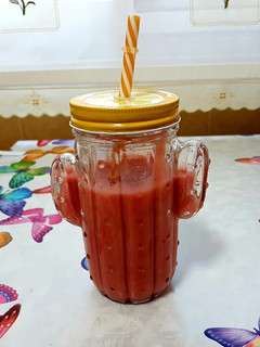 Una foto de Batido de fresa y plátano 🍓🍌