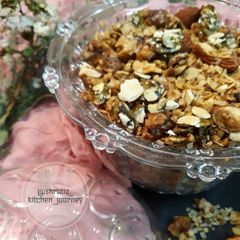 A picture of Granola.