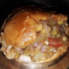 A picture of Chole Pav.