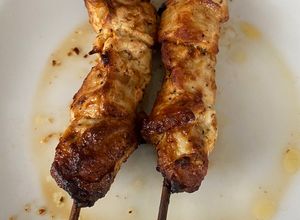 Una foto de Brochetas Lemon Pepper