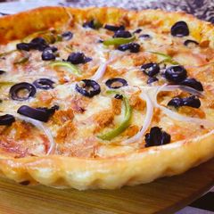 A picture of Deep Dish Pizza.