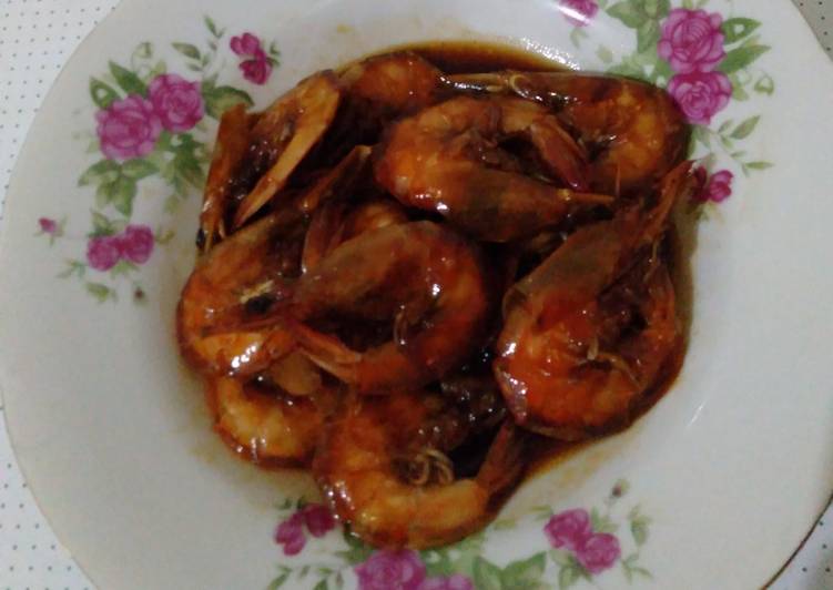 Cara mudah Menyiapkan Udang saos inggris, Bisa Manjain Lidah