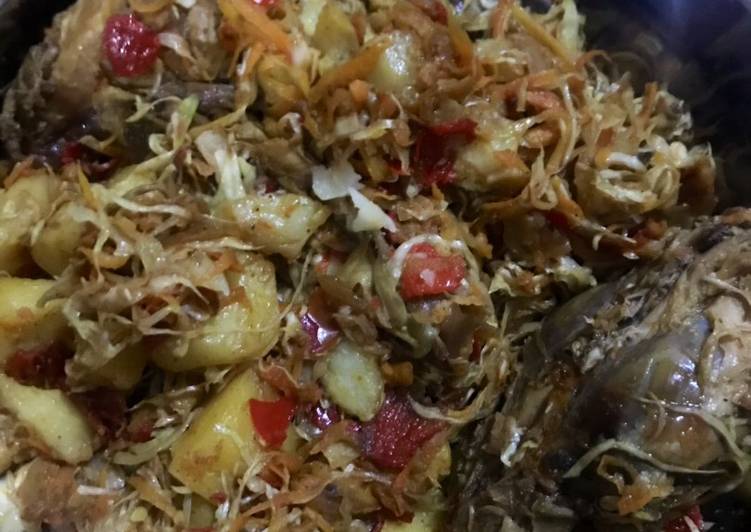 Recipe of Super Quick Homemade Potatoes cabbage sauce#kitchenhuntchallenge