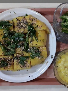 વાટી દાળના ખમણ(vatidal khaman recipe in Gujarati) રેસીપી મુખ્ય ફોટો