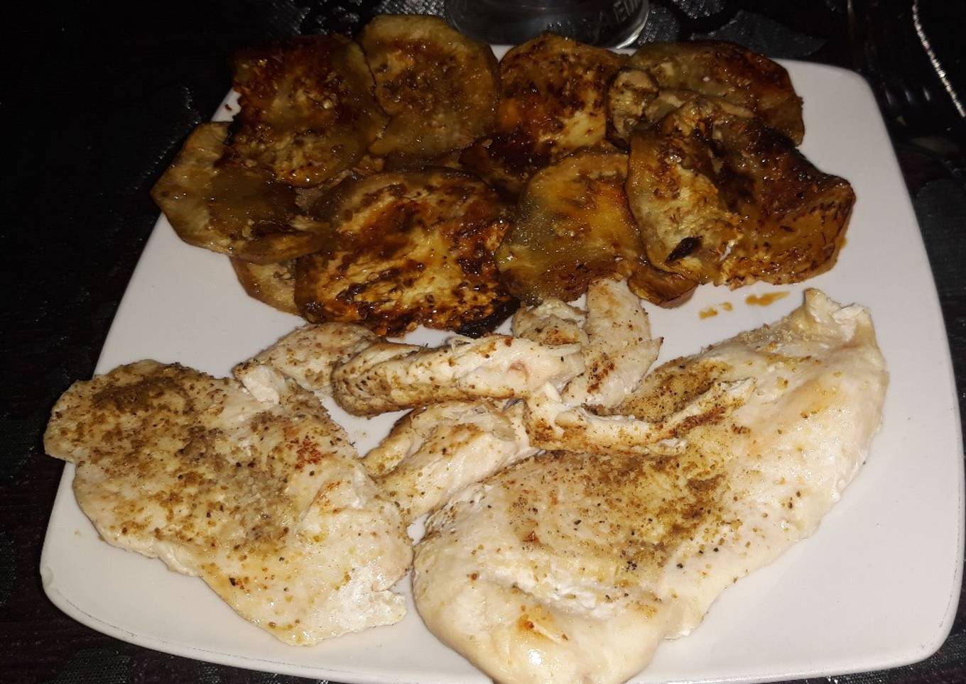 Filetes de pollo con berenjenas a la miel