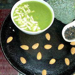 A picture of Broccoli soup.