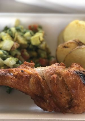 Una foto de Pollo frito con papas al Disco 😋
