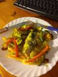 Salmón al horno con verduras y patatas