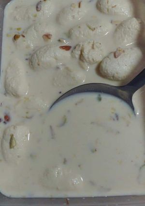 A picture of Rasmalai.