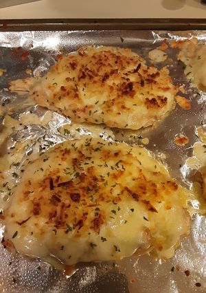 A picture of Copycat Longhorns Parmesan crusted chicken.