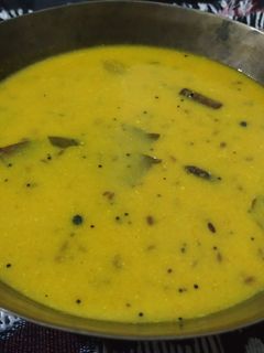 રાજસ્થાની કઢી (Rajasthani Kadhi Recipe in Gujarati) રેસીપી મુખ્ય ફોટો