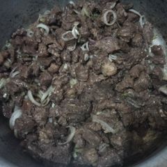 A picture of Fried beef.