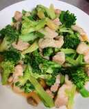 Thịt xào súp lơ xanh