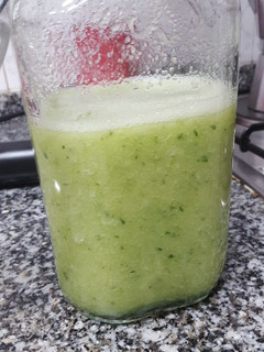 Una foto de Batido detox de manzana, pepino y apio
