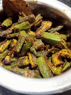 मसाला भिंडी (masala bhindi recipe in Hindi) रेसिपी मुख्य फोटो