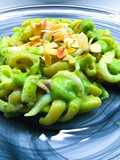 Fusilloni con crema di piselli e seppioline