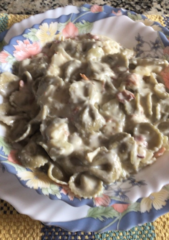 Una foto de Lacitos en salsa blanca