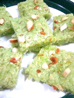 A picture of Lauki burfi.