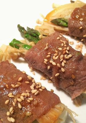 日式洋蔥蘆筍燒烤肉捲 的食譜成品照片