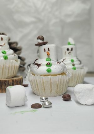 Une photo de 🧁Snowman Cupcake ☃️
