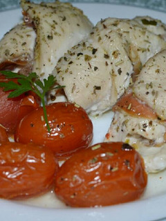 Una foto de Rollitos de pollo con jamón serrano a la mostaza