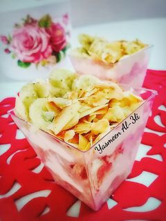 صورة لوصفة كاسات الموز والكريما 🌸
