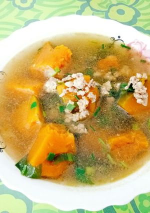 Hình của món Canh bí đỏ thịt bằm.