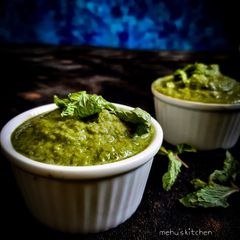 A picture of Mango Mint Chutney/ Kacche aam aur pudhiney ki chutney.