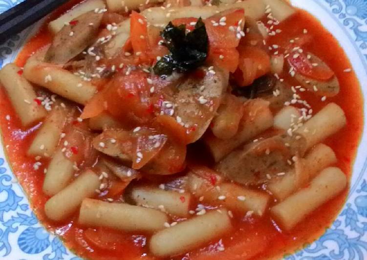 Homemade Topokki (Spicy Korean Rice Cake/집에서 만든 떡볶이)