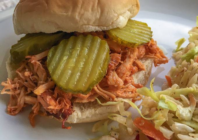 How to Prepare Favorite Crockpot BBQ Chicken Sandwiches