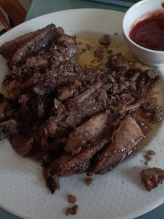 Una foto de Magret de pato con cebolla y setas y salsa especial de frambuesa