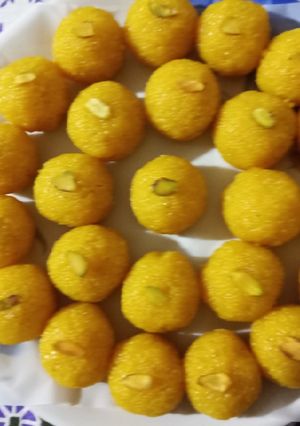 મોતીચુર ના લાડુ (Motichoor Ladoo Recipe In Gujarati) રેસીપી મુખ્ય ફોટો