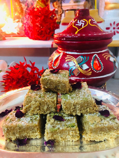 સુખડી(Sukhdi Recipe in Gujarati) રેસીપી મુખ્ય ફોટો