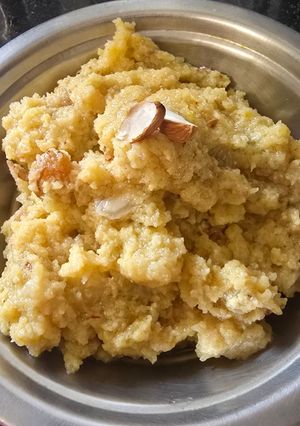 A picture of Apple halwa.