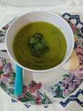 Sopa de batata baroa com alho-poró