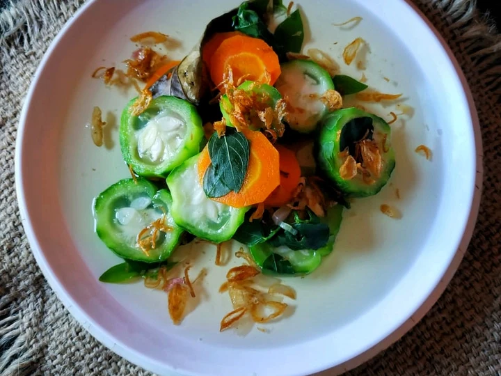 Cara Simple Membuat Resep  Sayur bening gambas, katu&amp;amp; wortel yang Bisa Manjain Lidah, Lezat Sekali