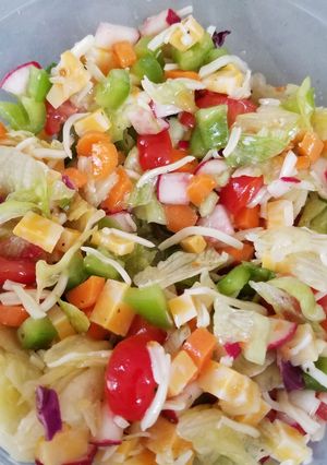 A picture of Delicious Salad.