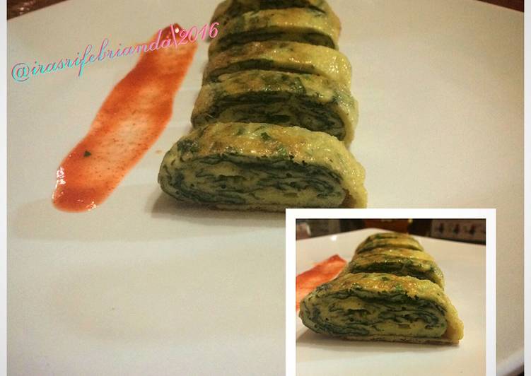 Langkah Mudah untuk Membuat Egg rolls spinach 💪 yang Bikin Ngiler