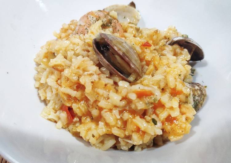 Arroz meloso a la marinera