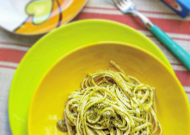 Pesto di zucchine, mandorle e menta