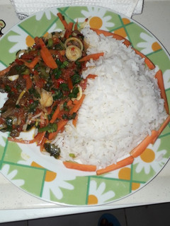 A picture of White Rice and French sauce.