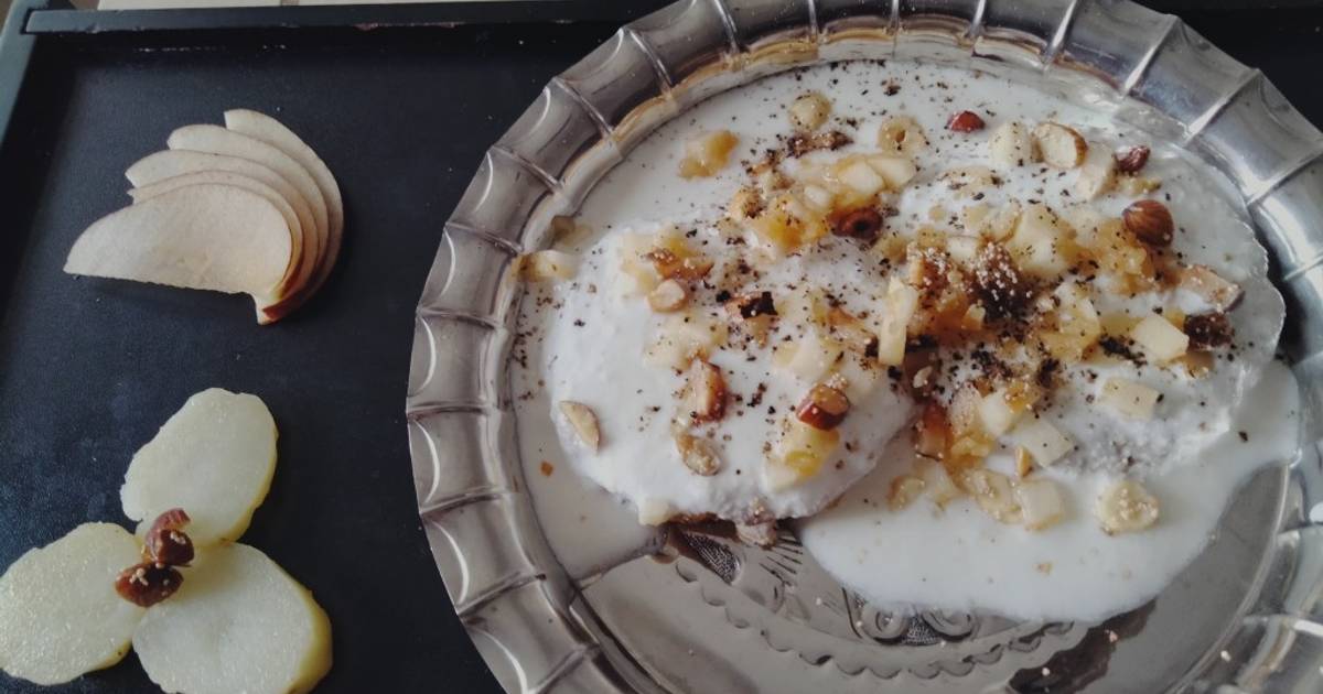 Dry fruit stuffed aloo tikki chaat in sweet curd & apple Recipe by