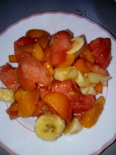 Una foto de Macedonia de frutas