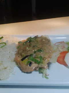 Una foto de Pollo en crema de ajo porro