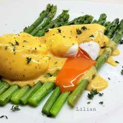 Σπαράγγια με αυγά ποσέ και σάλτσα hollandaise-レシピのメイン写真