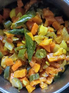 கேரட் பீன்ஸ் பொரியல்(carrrot beans poriyal recipe in tamil) செய்முறை முக்கிய புகைப்படம்
