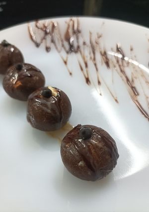 A picture of Chocolate laddu.