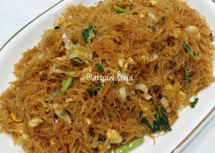 22. Bihun goreng