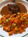 Carne Assada ao Molho com Legumes Salteados