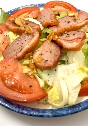 Hình của món Salad Lườn Ngỗng Xông Khói.